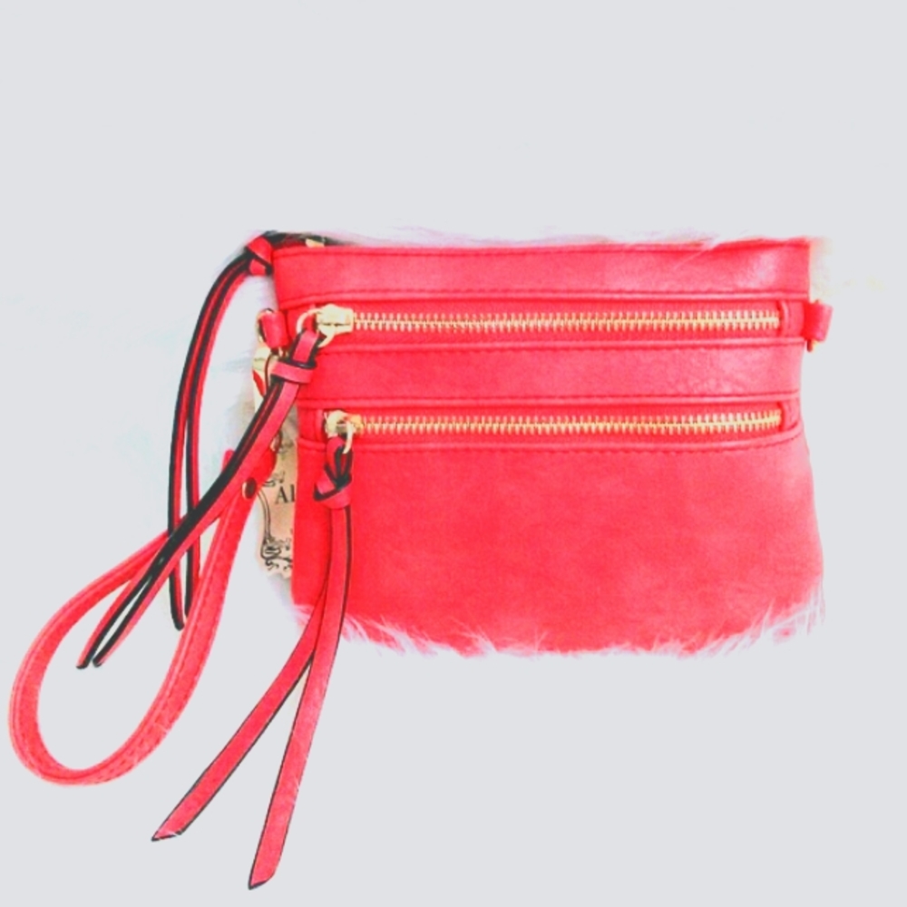 (NEW)! Coral Handbag!